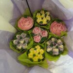 flower cupcakes in bouquet