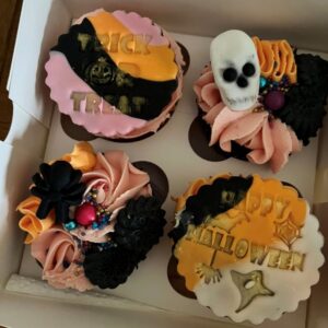 box of 4 Halloween cupcakes