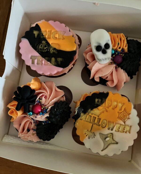 box of 4 Halloween cupcakes